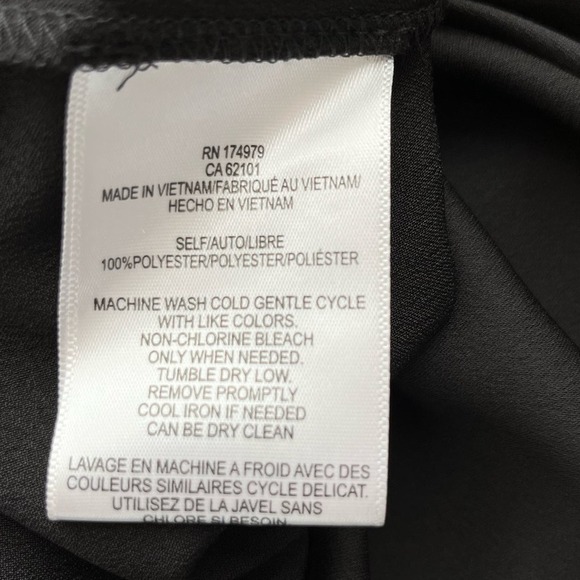 BCBGMAXAZRIA V-Neck Asymmetric Hem Side-Tie Long Sleeve Blouse in Black, XS‎ - Picture 11 of 12